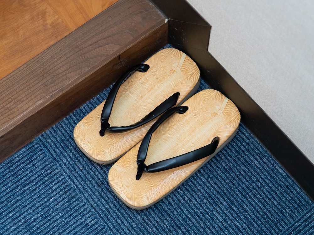 デザイン 4 人部屋 禁煙 客室8 | Tabist ホテル潮青閣