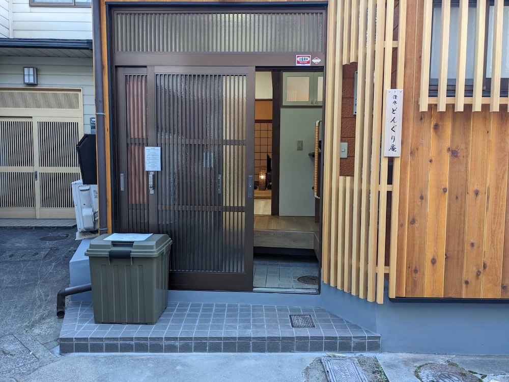 外観1 | 清水どんぐり庵