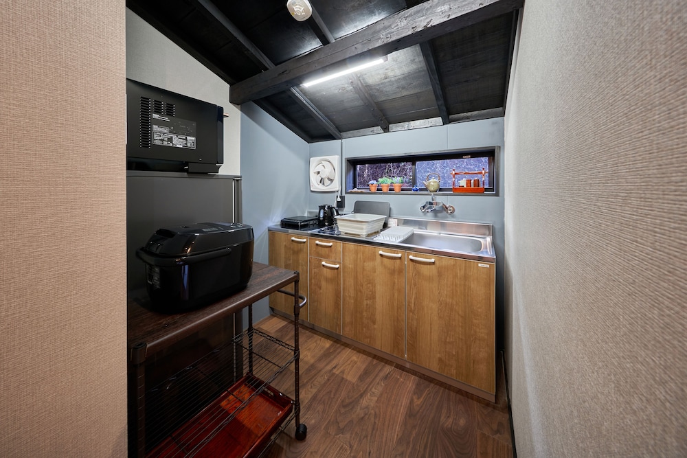 ベーシック ルーム 専用キッチン0 | おやど紀伊国屋 丸山町