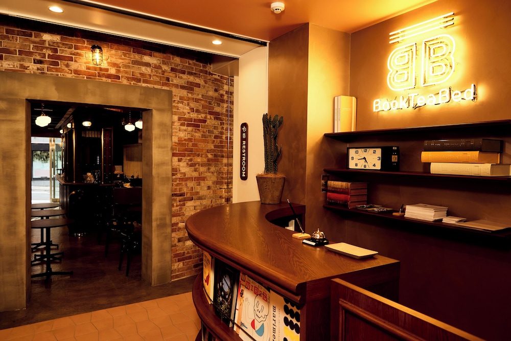 フロント1 | BookTeaBed 渋谷 フロント1 | BookTeaBed 渋谷