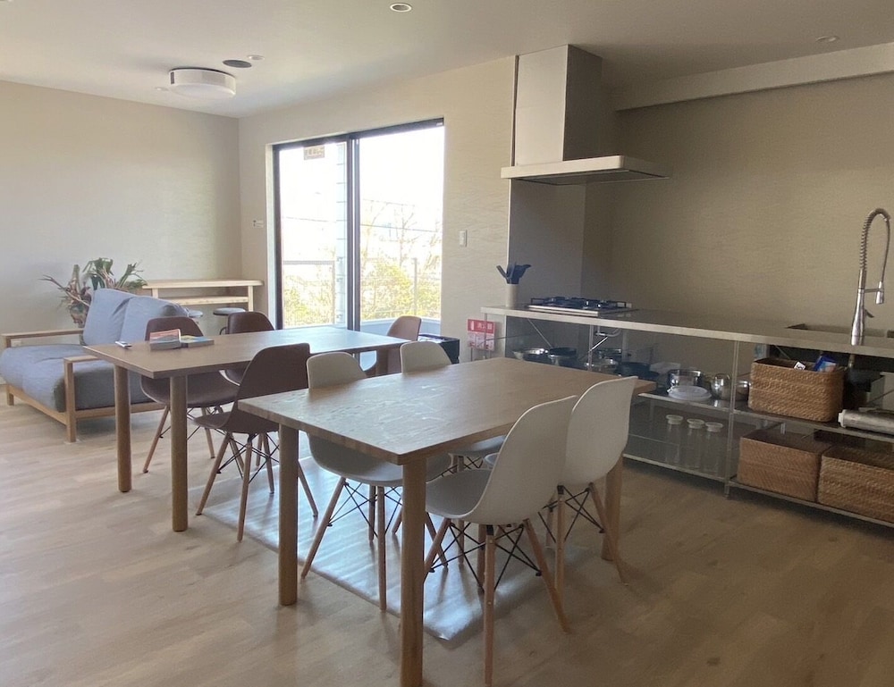 共用キッチン1 | まといホステル & バー