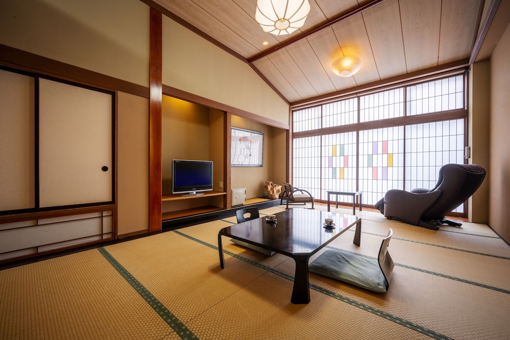 スーペリア ツインルーム 客室2 | 美湯美食の離れ宿 小野川温泉 河鹿荘