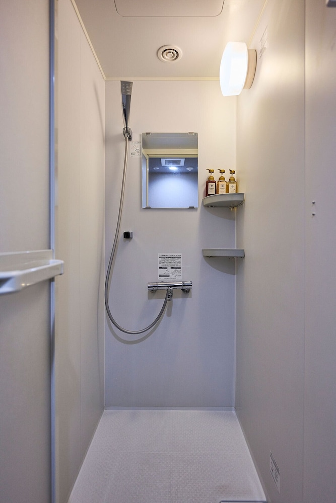 4人部屋 (専用シャワー, トイレ付き) 禁煙 バスルーム1 | ホテルプラスホステル東京秋葉原
