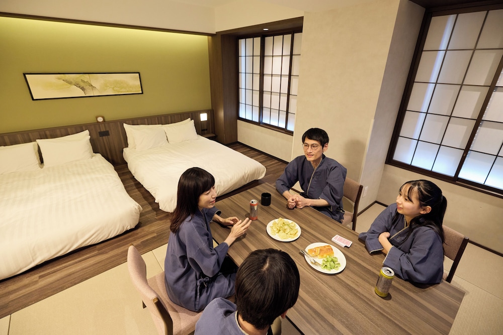 デラックスファミリー　文豪 客室5 | &Here TOKYO UENO