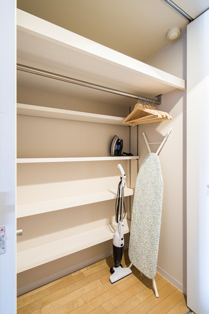 ワードローブ1 | Section L Residence Ginza ワードローブ1 | Section L Residence Ginza