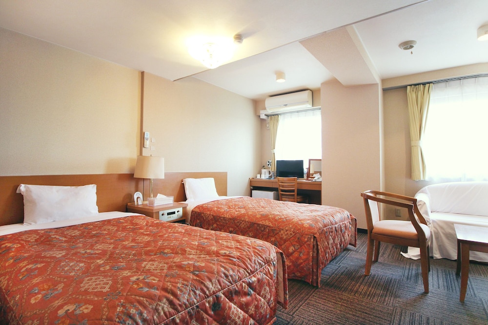 ツインルーム ソファーベッド付 禁煙 | ビジネスホテルマーキュリー (ロイヤルイングループ)