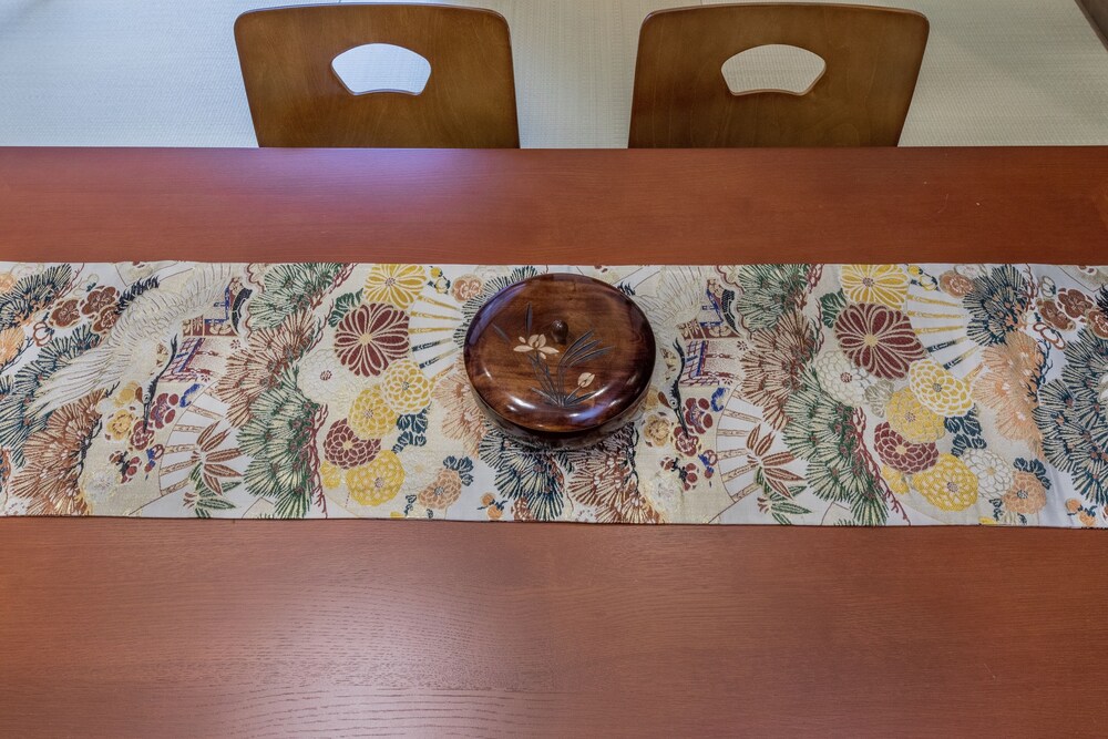 トラディショナル タウンホーム リビング エリア7 | 秀林荘