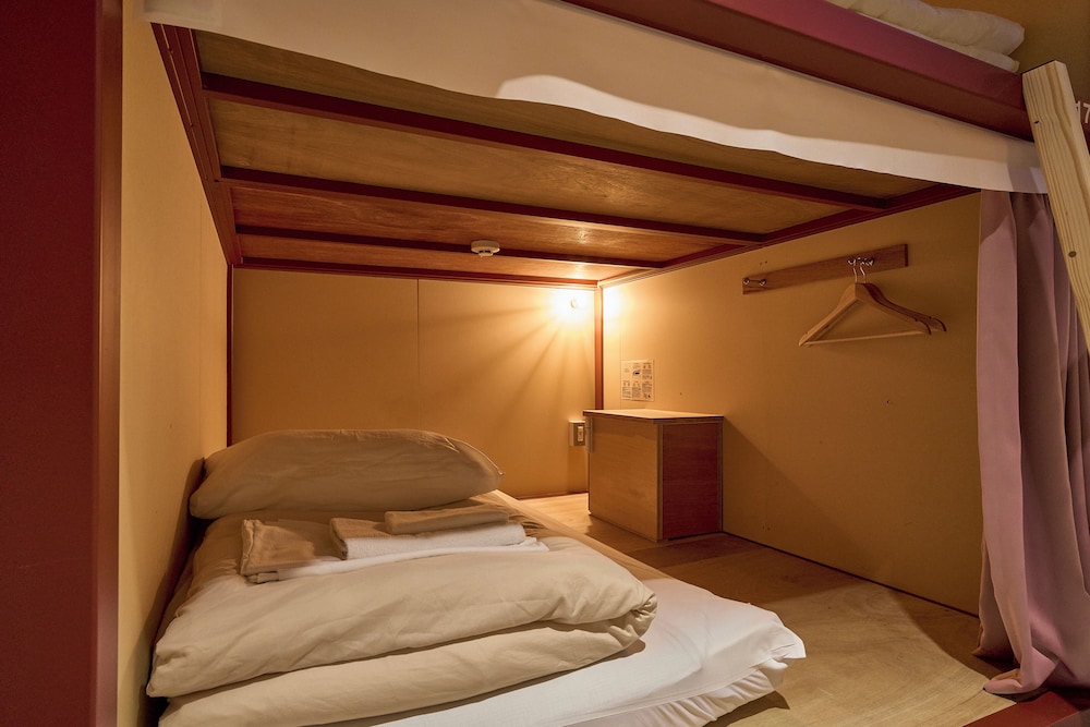 [下段隣室２室利用]スタンダード 共同ドミトリー 女性専用 禁煙 (チェックイン: 15:00~23:00) 客室5 | HELIO HOSTEL SAPPORO