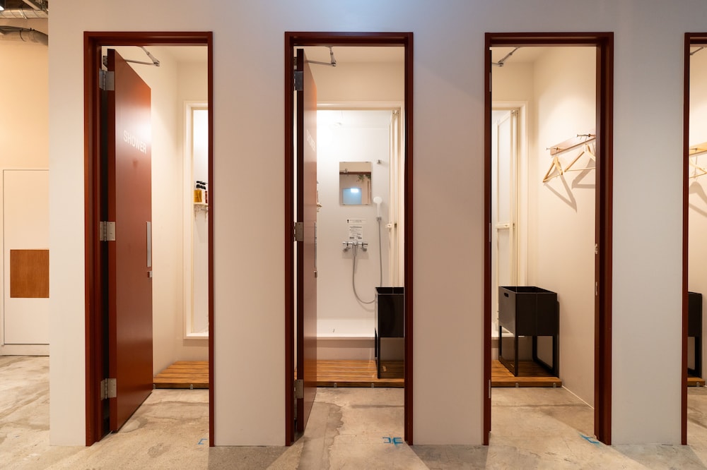 [下段隣室２室利用]スタンダード 共同ドミトリー 男女共用 禁煙 (チェックイン: 15:00~23:00) バスルーム0 | HELIO HOSTEL SAPPORO