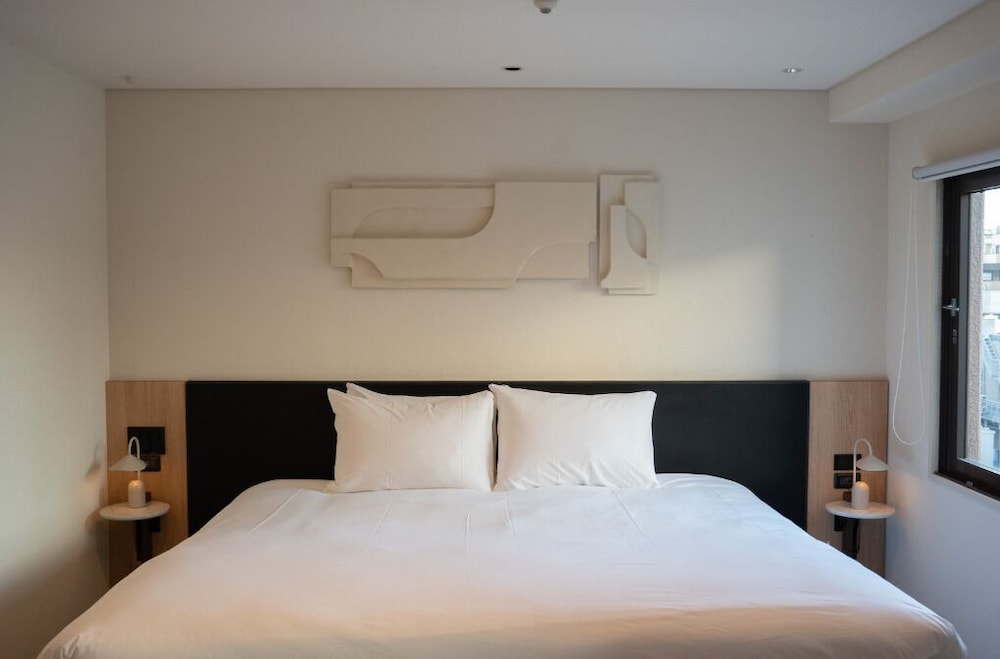 デラックス キングルーム 禁煙 | WPÜ HOTEL SHINJUKU