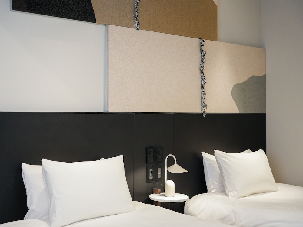 デラックス ツインルーム 客室4 | WPÜ HOTEL SHINJUKU