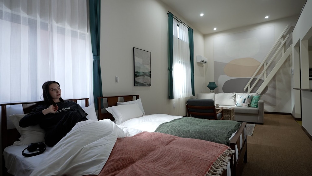 DONGOLOS family room (シングルベッド2台、ロフトシングルマット５枚) 禁煙 客室1 | COFFEE HOTEL Soundwave