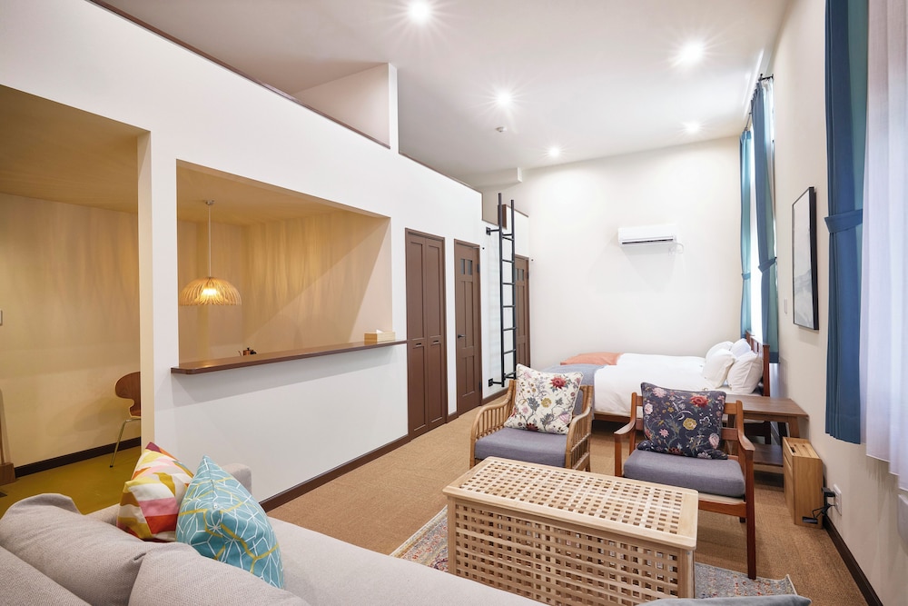 DONGOLOS family room (シングルベッド2台、ロフトシングルマット５枚) 禁煙 客室13 | COFFEE HOTEL Soundwave