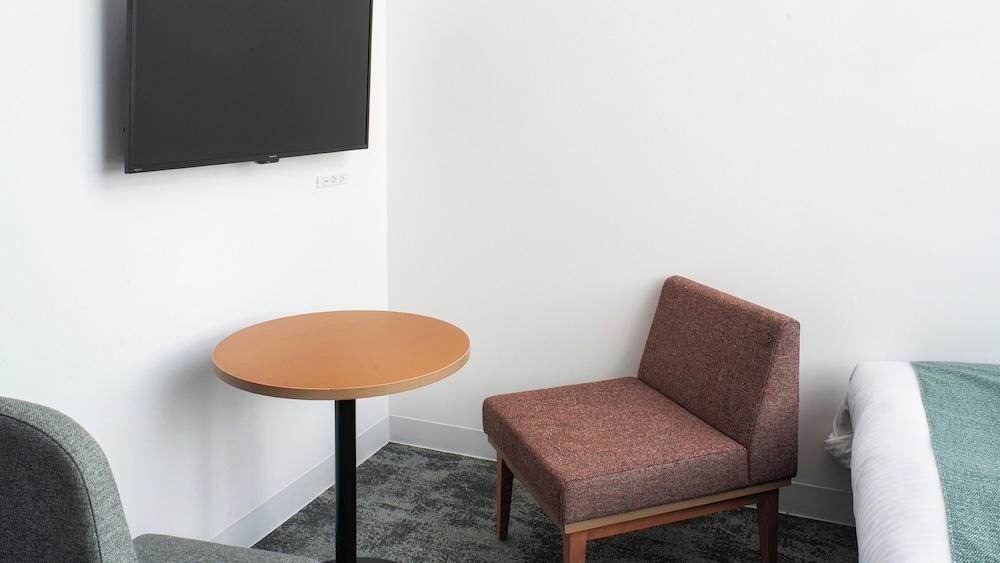 スーペリア ツインルーム 禁煙 客室4 | レフ沖縄アリーナ by ベッセルホテルズ