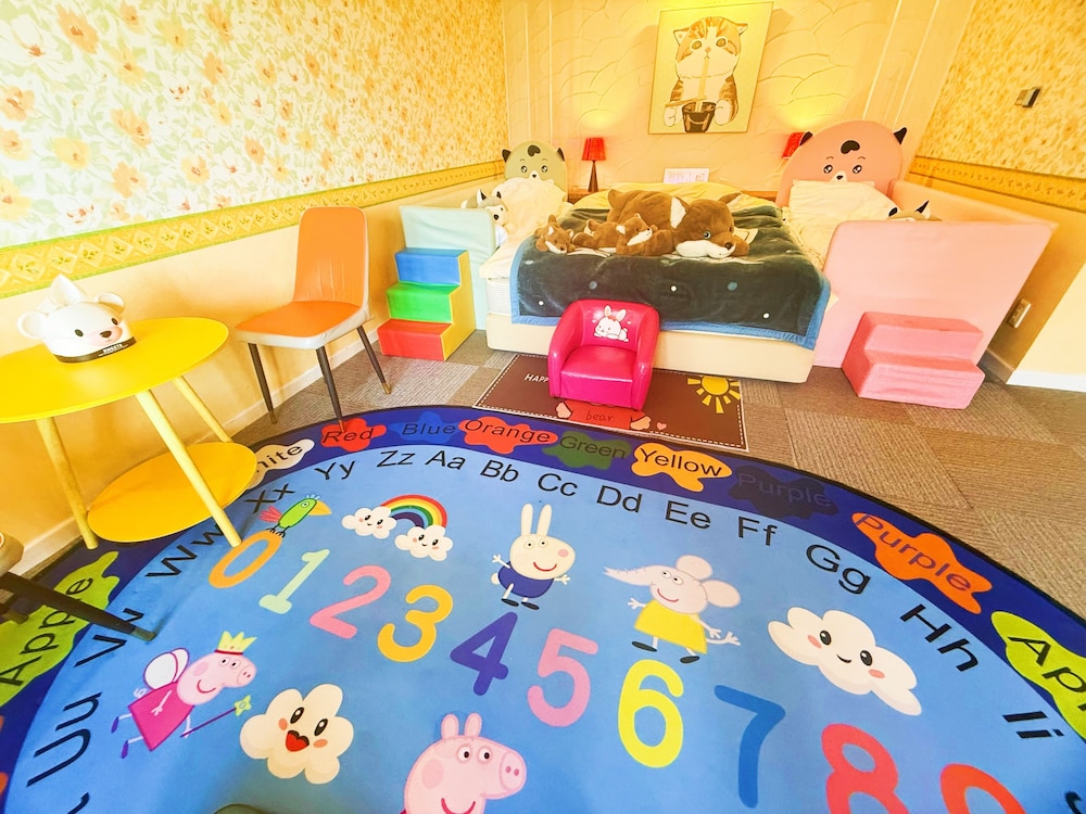 ファミリー ダブルルーム 客室3 | いかほの森 キッズパラダイス