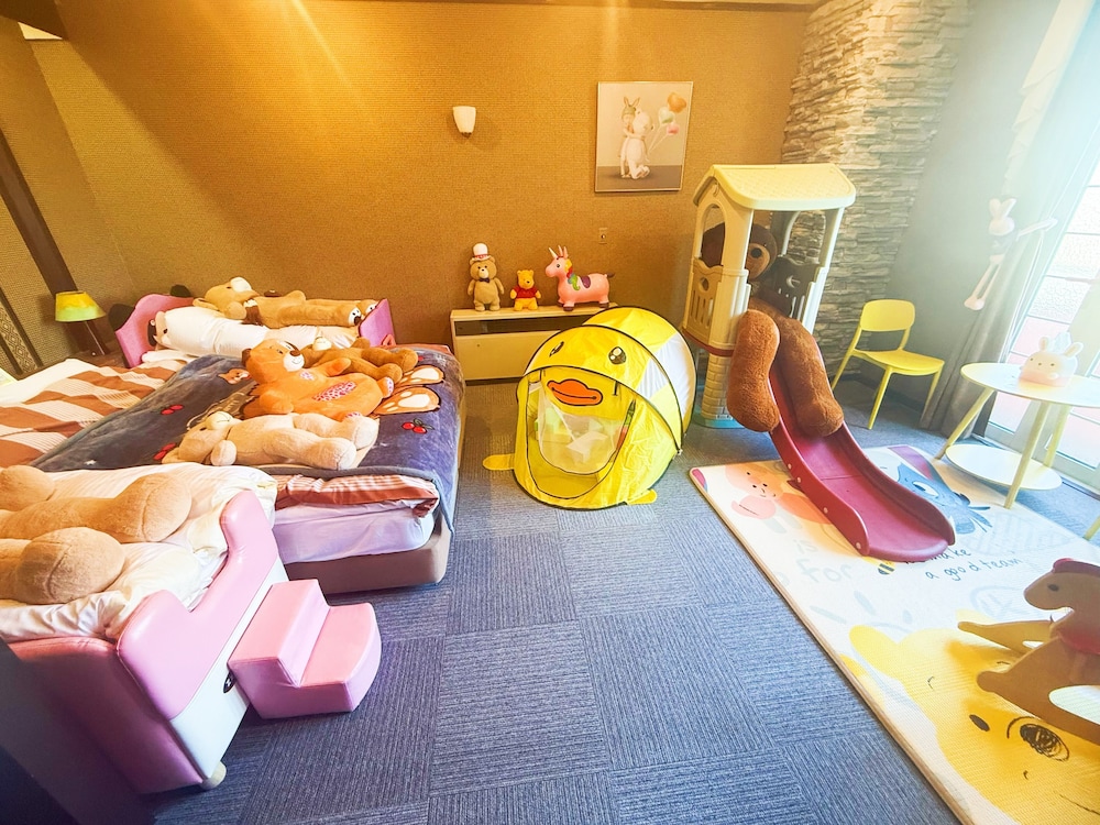 ファミリー ダブルルーム | いかほの森 キッズパラダイス