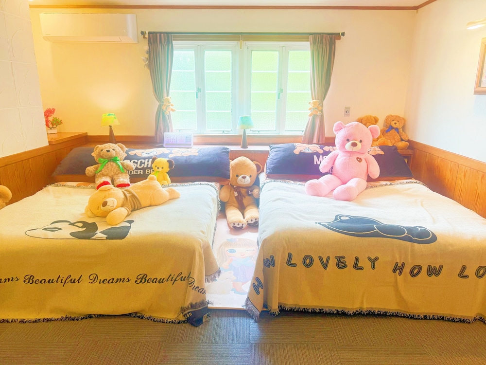 ファミリー ツインルーム | いかほの森 キッズパラダイス