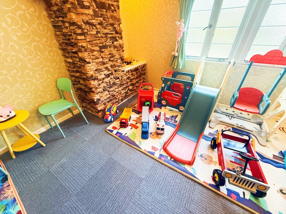 ファミリー ダブルルーム 客室2 | いかほの森 キッズパラダイス