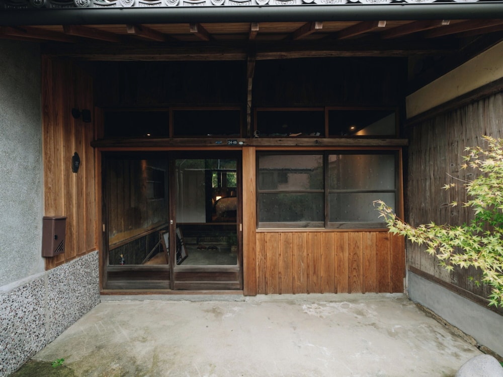 炊 KASHIGI (土持邸) 五右衛門風呂風の浴槽付 2名定員 禁煙 客室12 | RITA 出水麓
