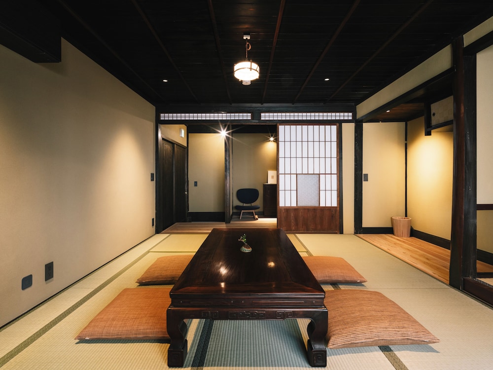 スタンダード ツインルーム リビング エリア1 | RITA 出雲平田