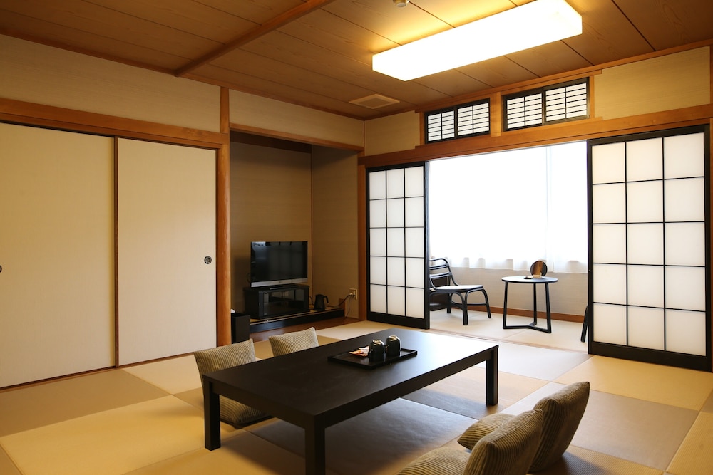 スタンダード 4 人部屋 | 湯村温泉郷 御宿コトブキ