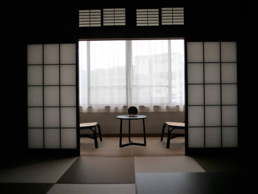 スタンダード 4 人部屋 客室1 | 湯村温泉郷 御宿コトブキ