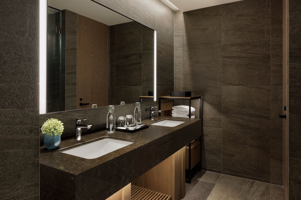 デラックス ルーム シングルベッド 2 台 禁煙 シティビュー バスルーム3 | TIAD 、オートグラフ コレクション