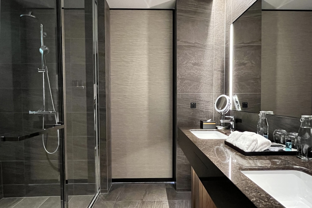 デラックス ルーム シングルベッド 2 台 禁煙 パークビュー バスルーム0 | TIAD 、オートグラフ コレクション