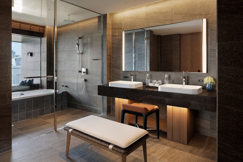 スイート キングベッド 1 台 禁煙 ガーデンビュー バスルーム0 | TIAD 、オートグラフ コレクション