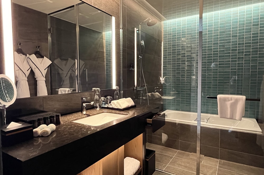 プレミア ルーム シングルベッド 2 台 禁煙 コーナー (Park View) バスルーム0 | TIAD 、オートグラフ コレクション