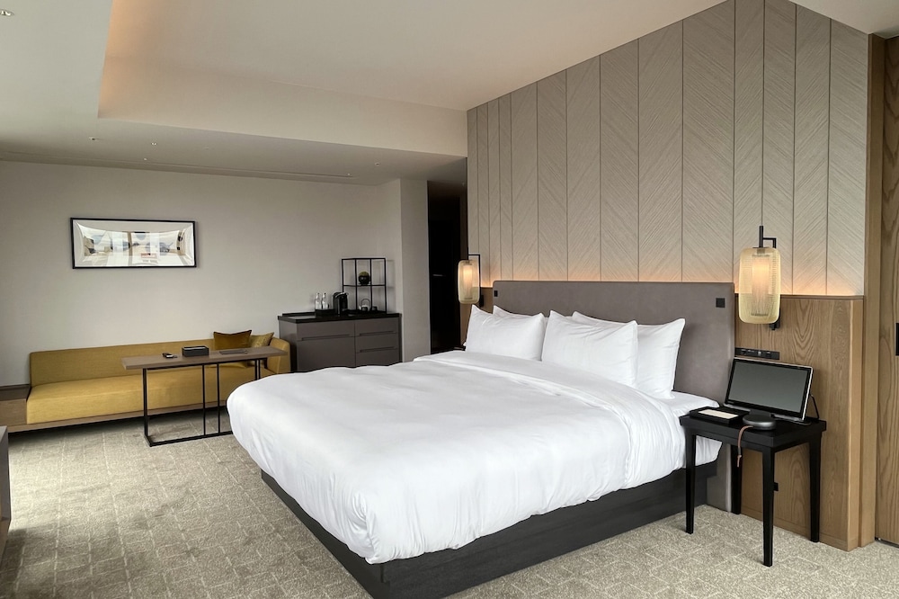 プレミア ルーム キングベッド 1 台 禁煙 コーナー (Park View) 客室3 | TIAD 、オートグラフ コレクション