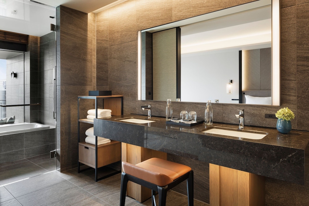 プレミア ルーム キングベッド 1 台 禁煙 パークビュー (Balcony) バスルーム2 | TIAD 、オートグラフ コレクション