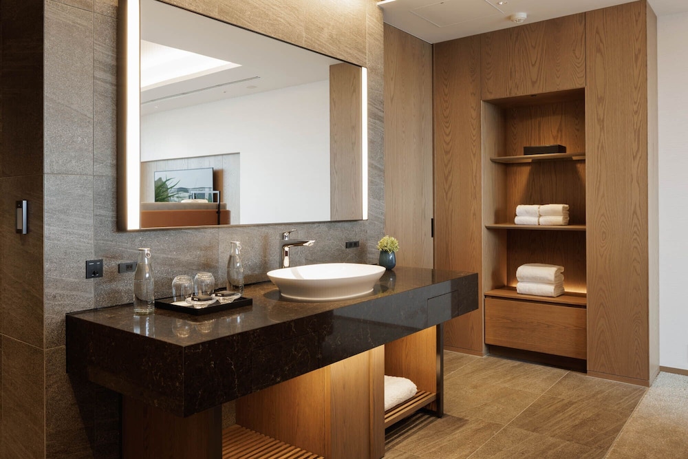 プレミア ルーム キングベッド 1 台 禁煙 シティビュー 客室1 | TIAD 、オートグラフ コレクション