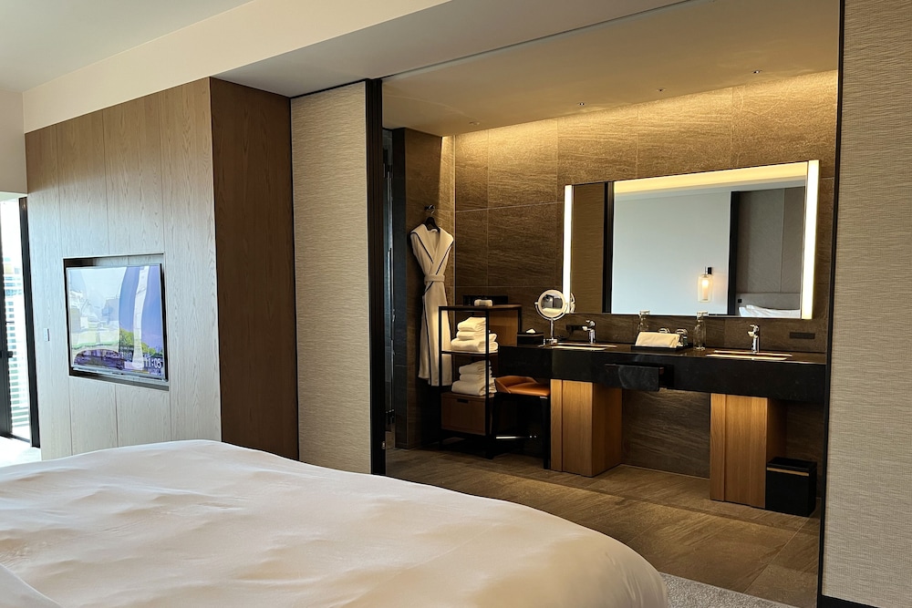 プレミア ルーム キングベッド 1 台 禁煙 パークビュー (Balcony) 客室4 | TIAD 、オートグラフ コレクション