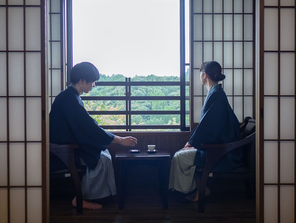 客室1 | 池の山荘