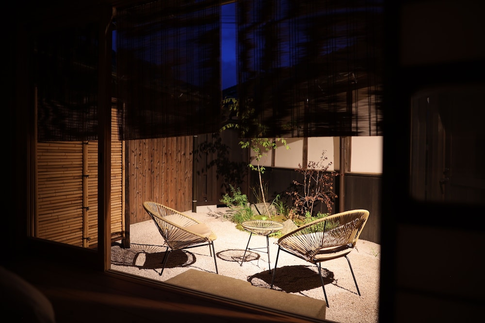 翠松 (すいしょう) / 15平米 / 定員2名迄 禁煙 客室2 | NIPPONIA 出雲大社 門前町