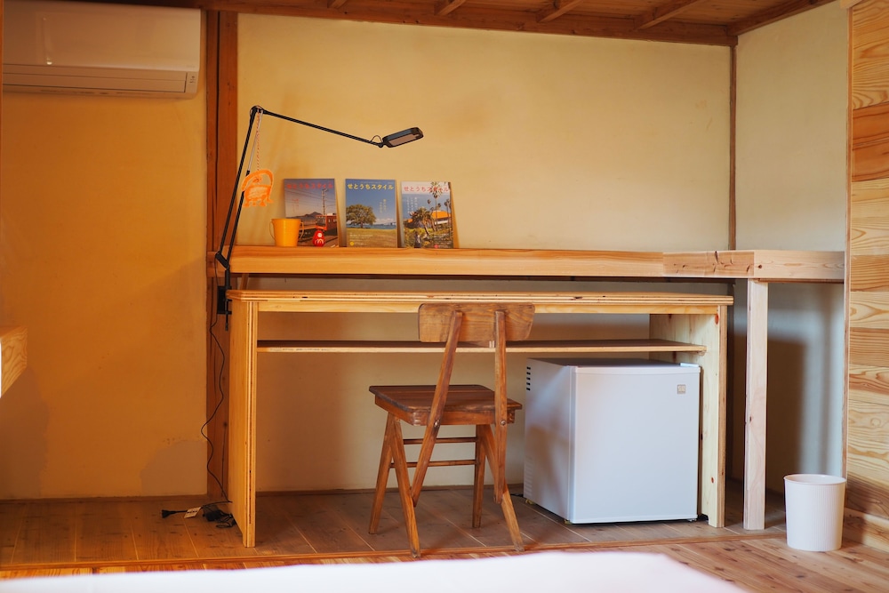 ハウス 客室1 | 岡邸