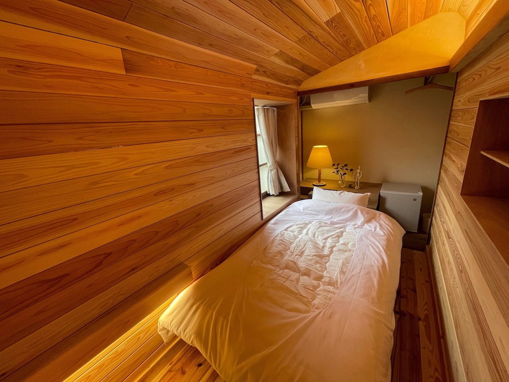 ハウス 客室5 | 岡邸