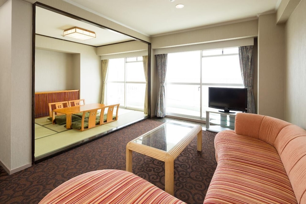 スーペリア ルーム ベッド (複数台) オーシャンビュー 客室2 | 三河湾リゾートリンクス