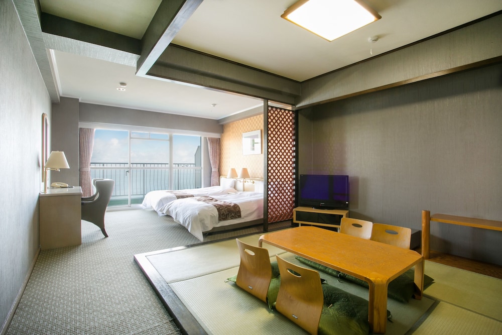 ベーシック ルーム ベッド (複数台) オーシャンビュー | 三河湾リゾートリンクス