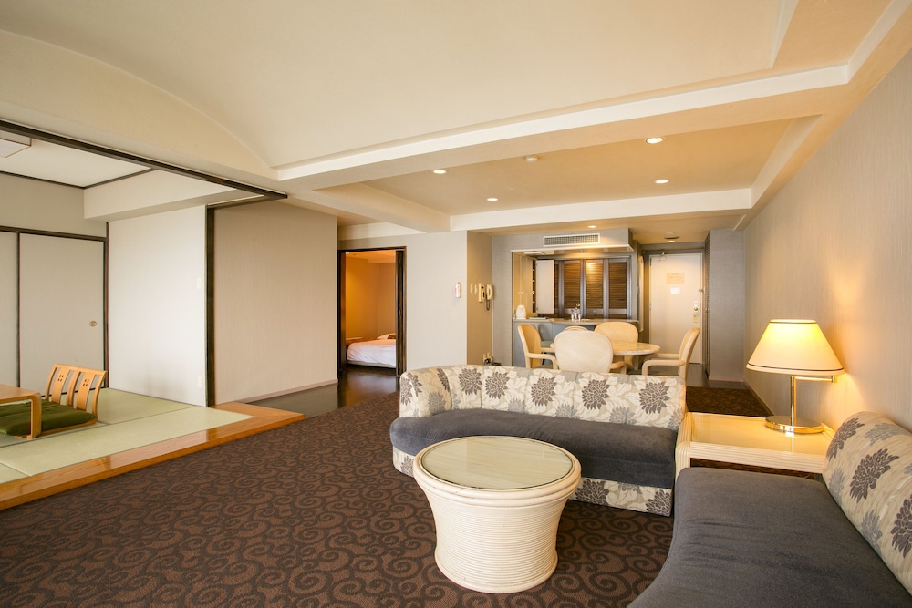 デラックス ルーム ベッド (複数台) オーシャンビュー | 三河湾リゾートリンクス