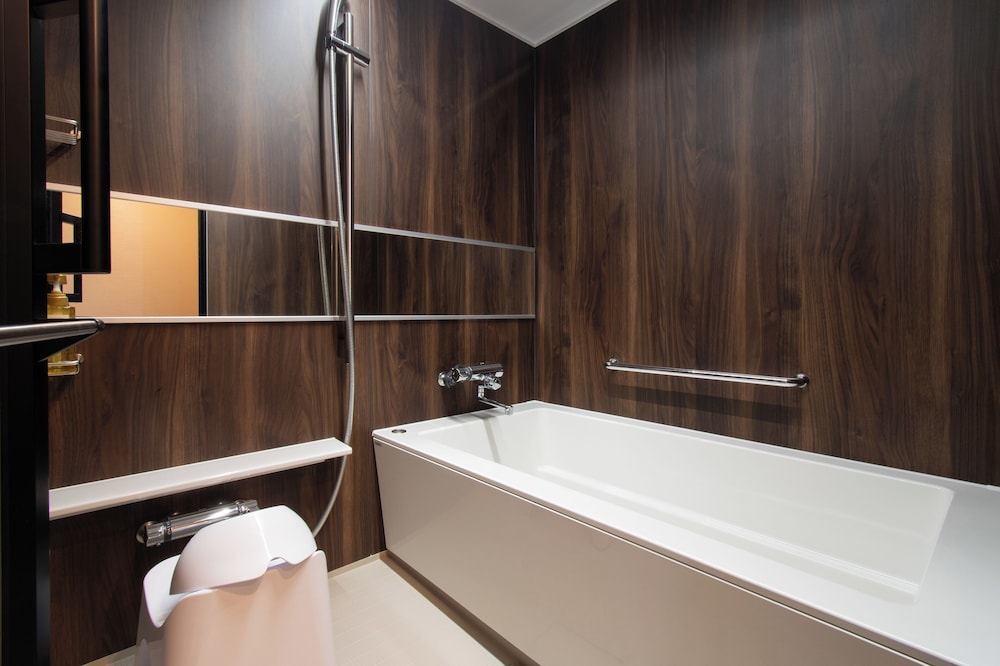 デラックス ツインルーム ダブルベッド 2 台 禁煙 バスルーム0 | ベッセルホテル広島 平和大通り