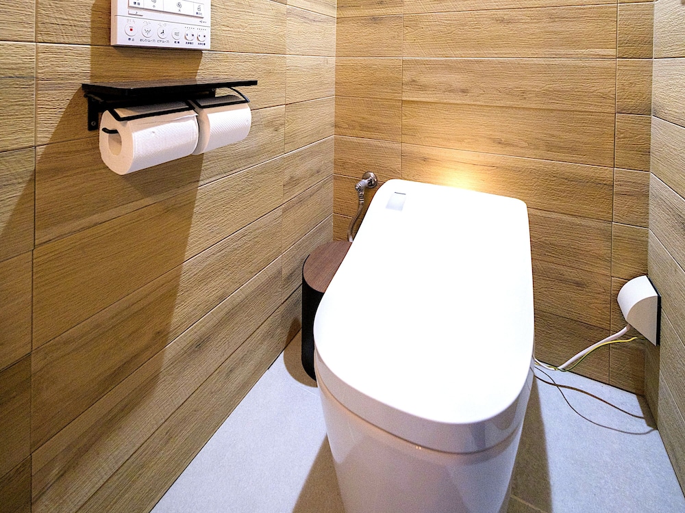 ツインルーム シングルベッド 2 台 禁煙 共用バスルーム4 | Guesthouse Re-Spect