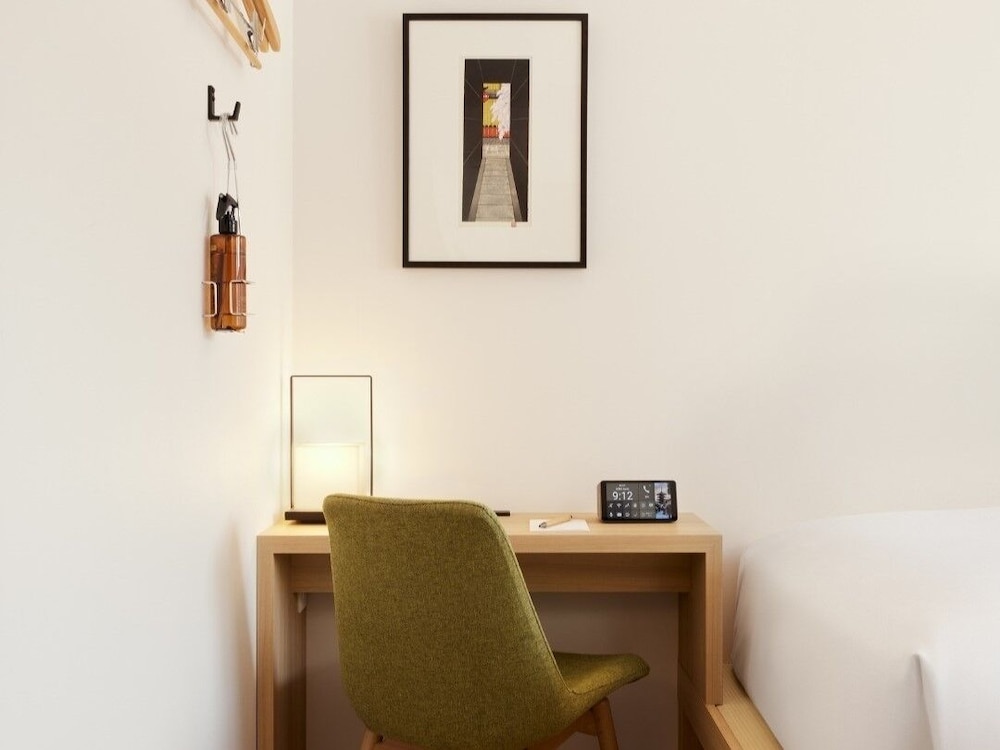 ルーム シングルベッド 2 台 (Comfy Hollywood) 客室16 | ASAI 京都四条