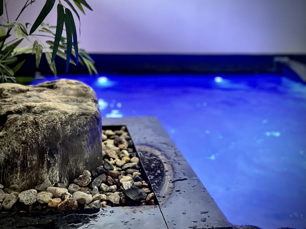 客室1 | かぷせる旅籠赤坂 SPABLIC INN