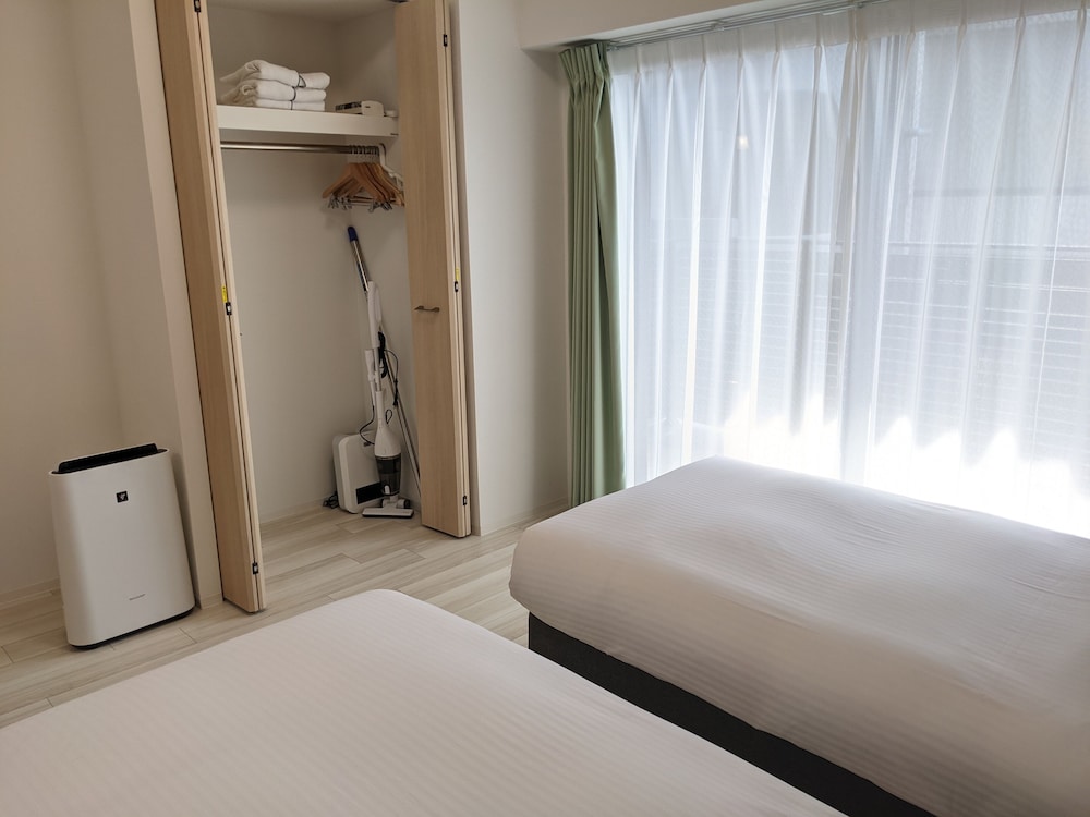 コンフォート 4 人部屋 客室1 | エスリードホテルなんば大国町