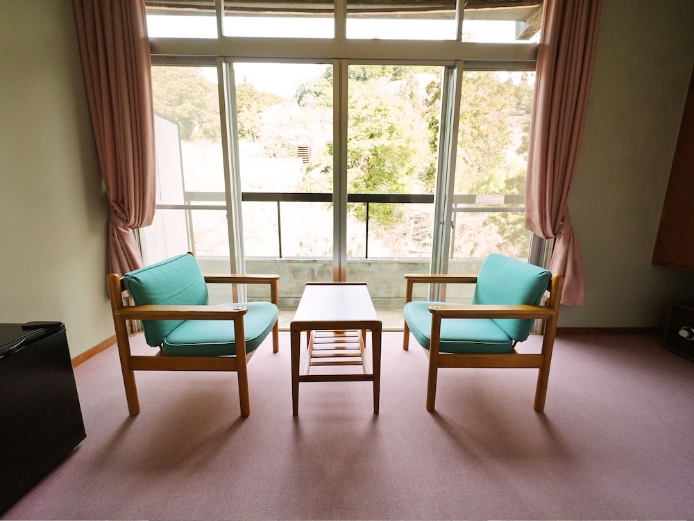 エコノミー 4 人部屋 禁煙 マウンテンビュー 客室2 | 多武峰観光ホテル