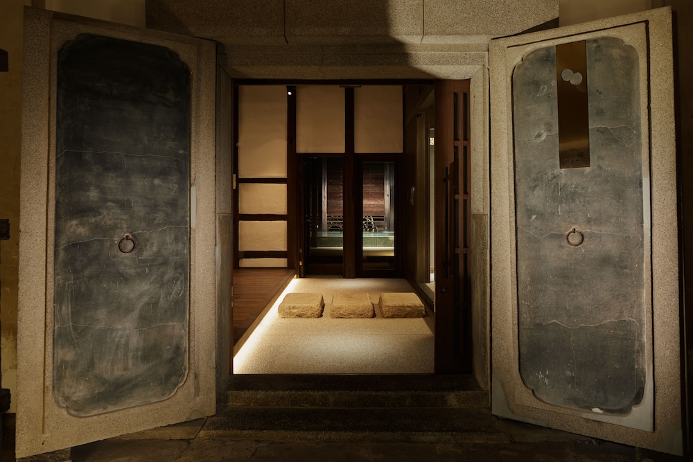 ラグジュアリー ツインルーム 客室2 | LOQUAT 西伊豆