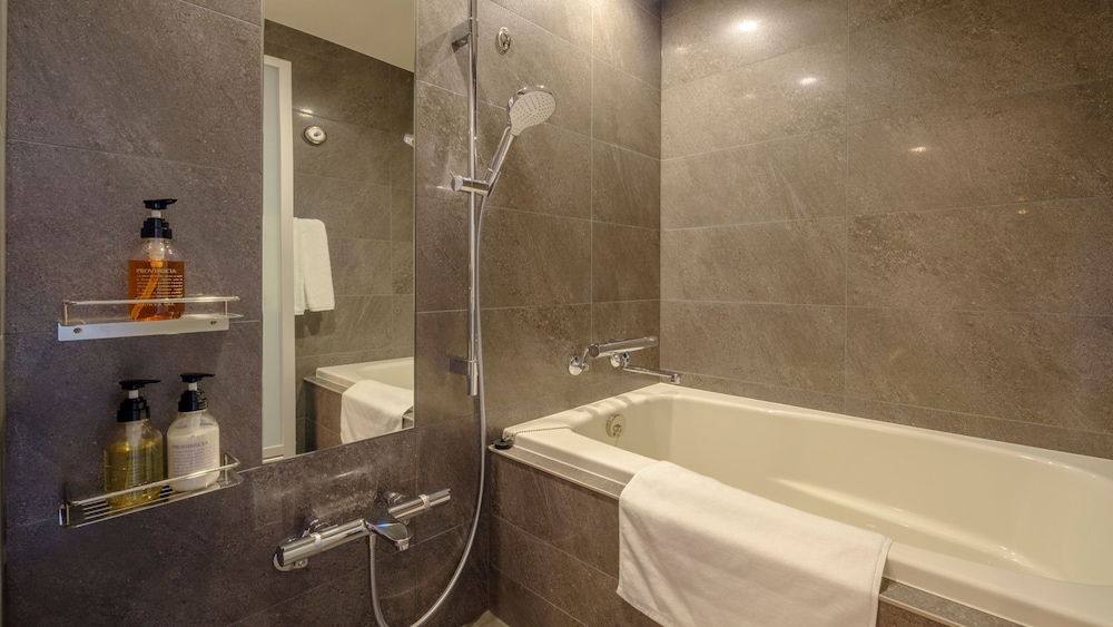 モデレートツインルーム バスルーム1 | トーセイホテル ココネ築地銀座プレミア