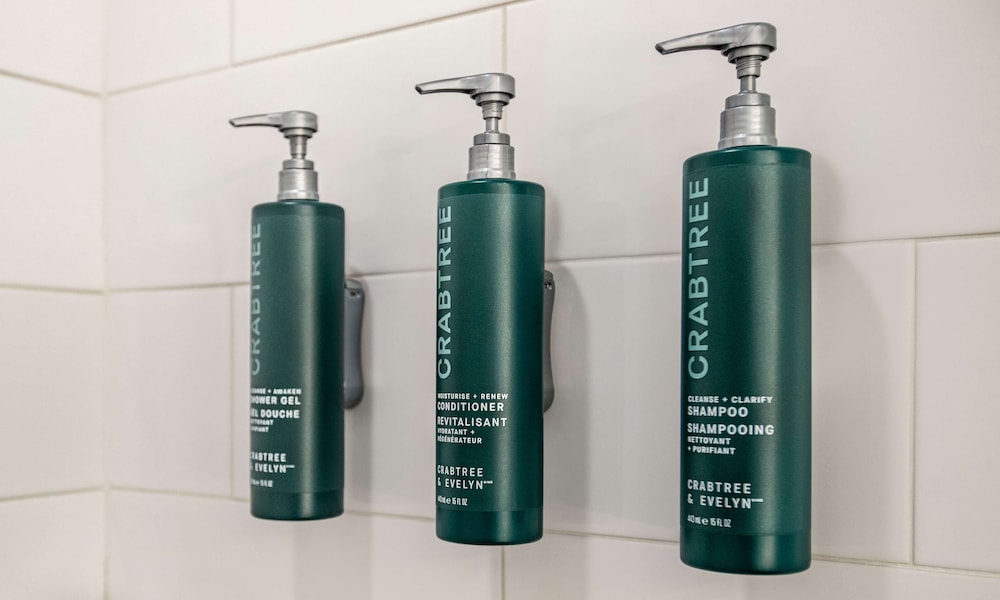 ツインデラックスルーム 禁煙 バスルーム1 | ダブルツリー by ヒルトン京都東山